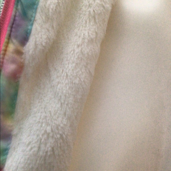 Swiss Alps light tie dye puffer jacket with hood. - Picture 7 of 9